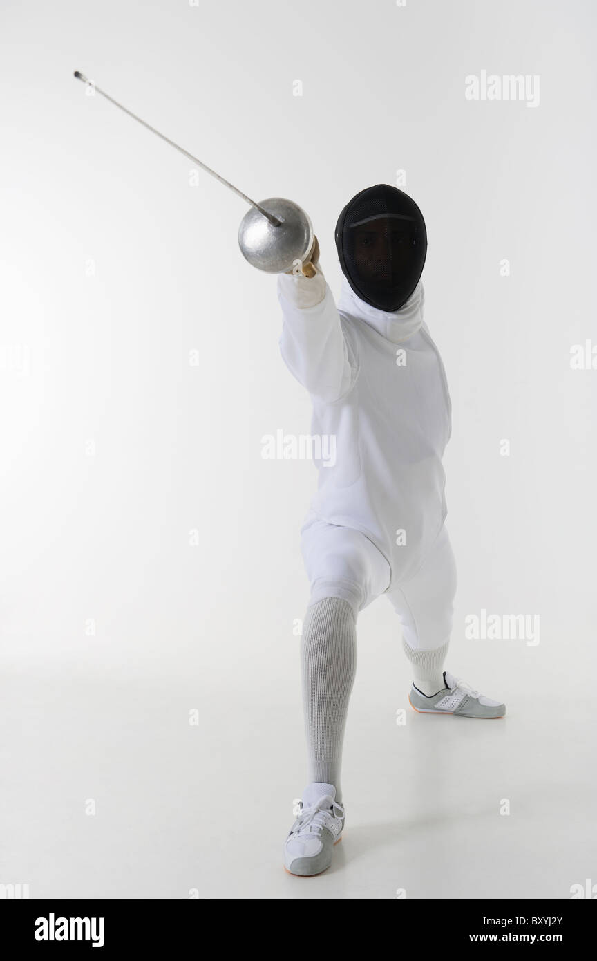 Studio shot of fencer Banque D'Images