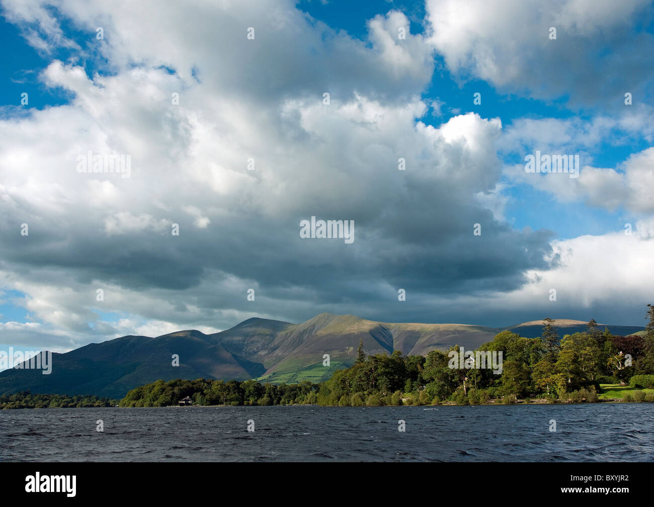 L'île de Derwent et Skiddaw dans le Lake District en Cumbrie Banque D'Images