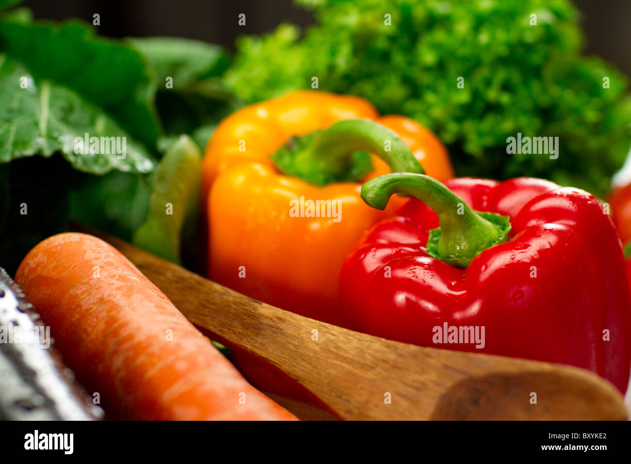 Un bell pepper avec une sélection de légumes Banque D'Images