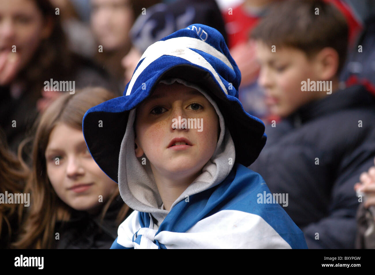 10 à 12 ans l'Ecosse à Murrayfield partisan Banque D'Images