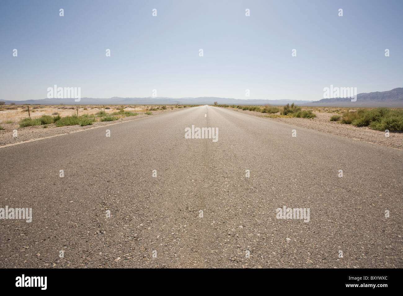 Route dans le désert Banque D'Images