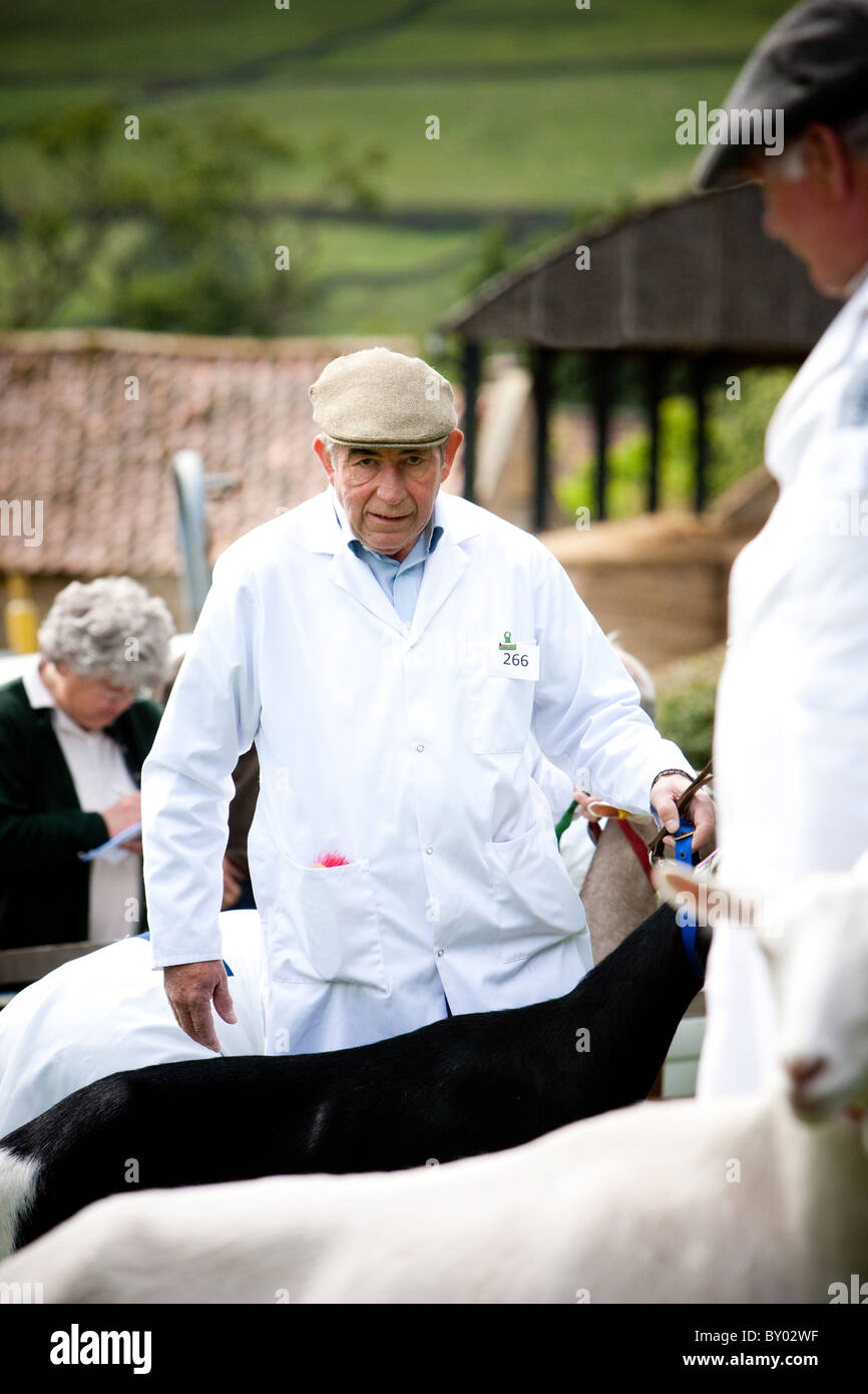 Les exposants de la chèvre Farndale Agrecultural Show, North Yorkshire, Angleterre Banque D'Images