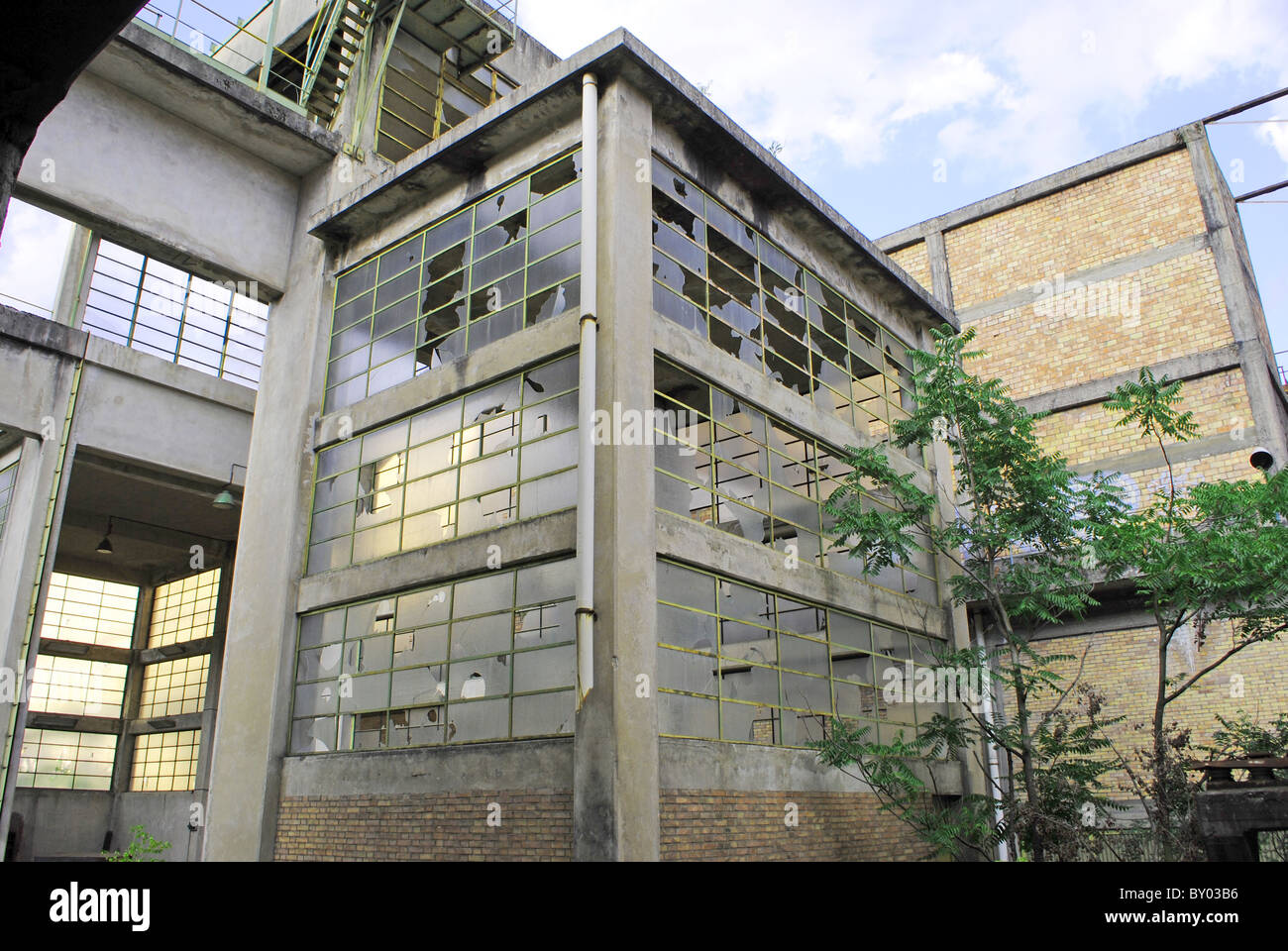 Ancienne usine abandonnée l'archéologie industrielle Banque D'Images