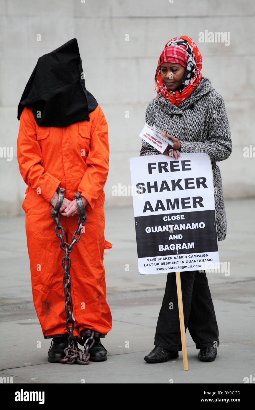 Les protestataires à au-delà des mots : témoin silencieux de l'injustice. La campagne de Guantanamo Londres Banque D'Images