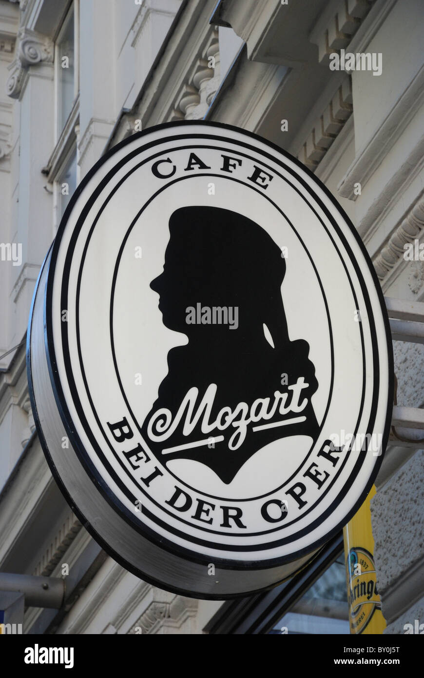 Le signe extérieur de Cafe dans Mozart, Albertinaplatz, Vienne, Autriche. Banque D'Images