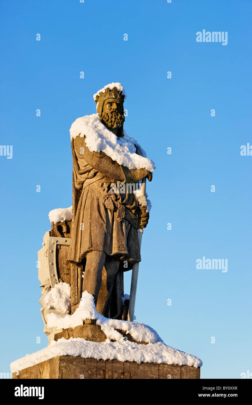 Statue de Robert the Bruce, roi d'Écosse sur l'esplanade du château de Stirling, Stirling, Scotland, UK Banque D'Images