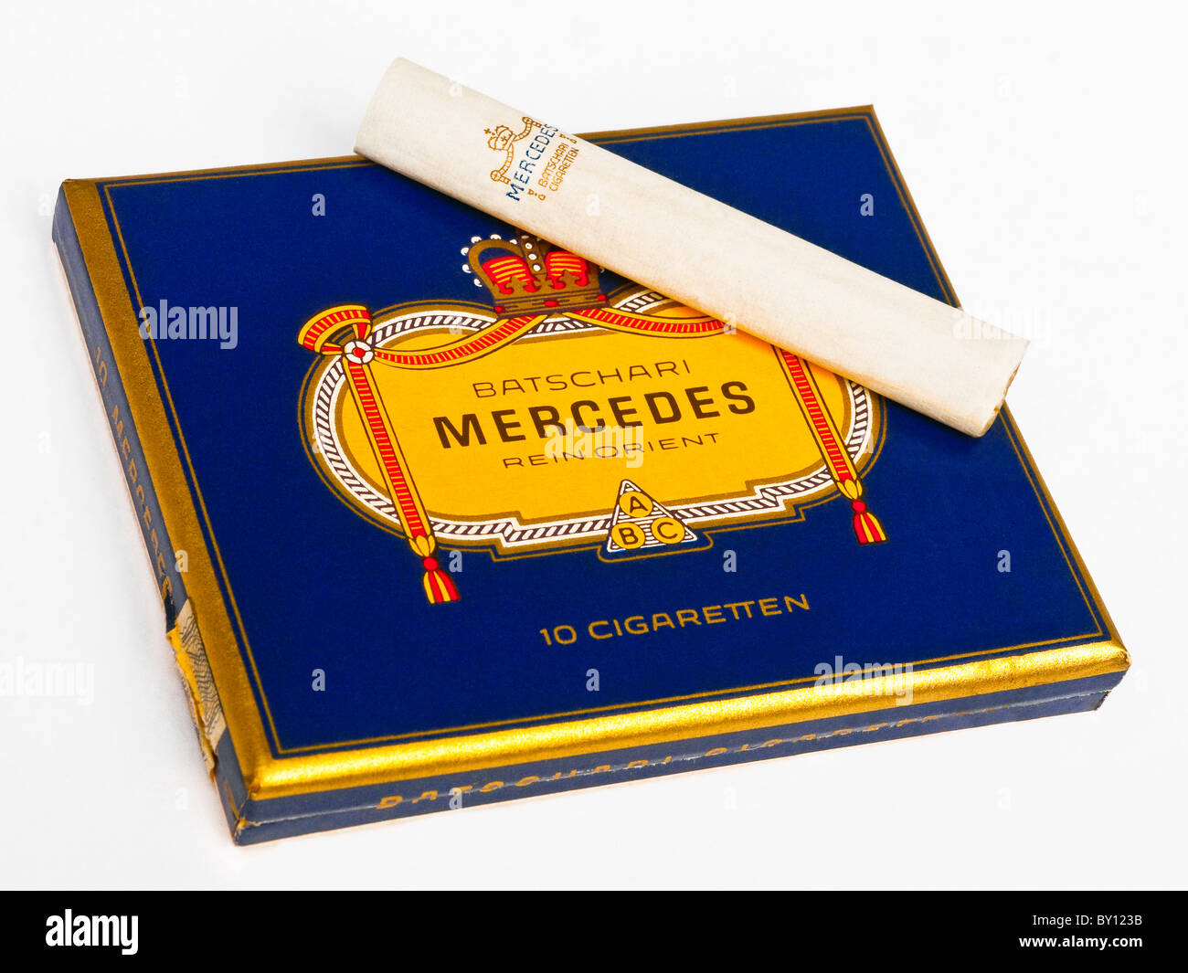 Ancien paquet de 1960 'Mercedes allemande de cigarettes de marque'. Banque D'Images