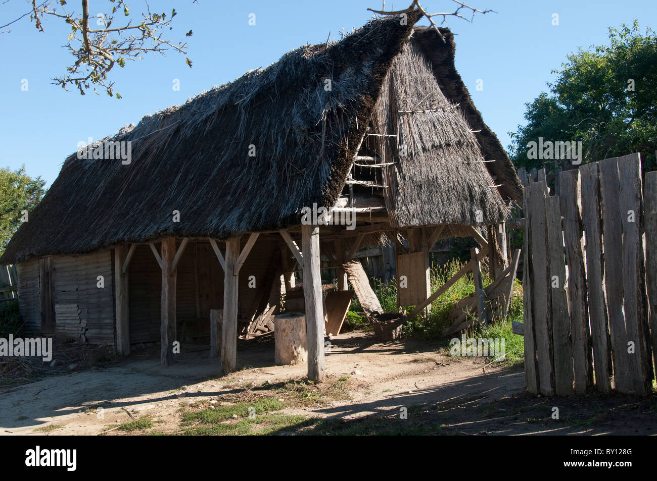 La Plimoth Plantation Museum à Plymouth au Massachusetts où les acteurs créer le règlement des pèlerins et les Indiens Wampanoag Banque D'Images