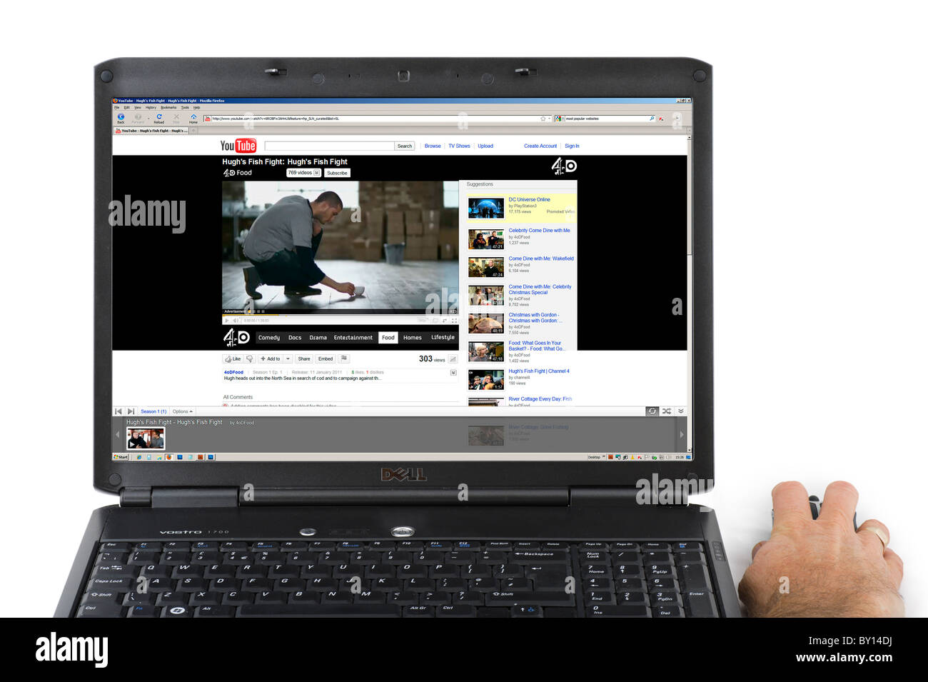 Regarder une vidéo YouTube sur un ordinateur portable, UK Banque D'Images