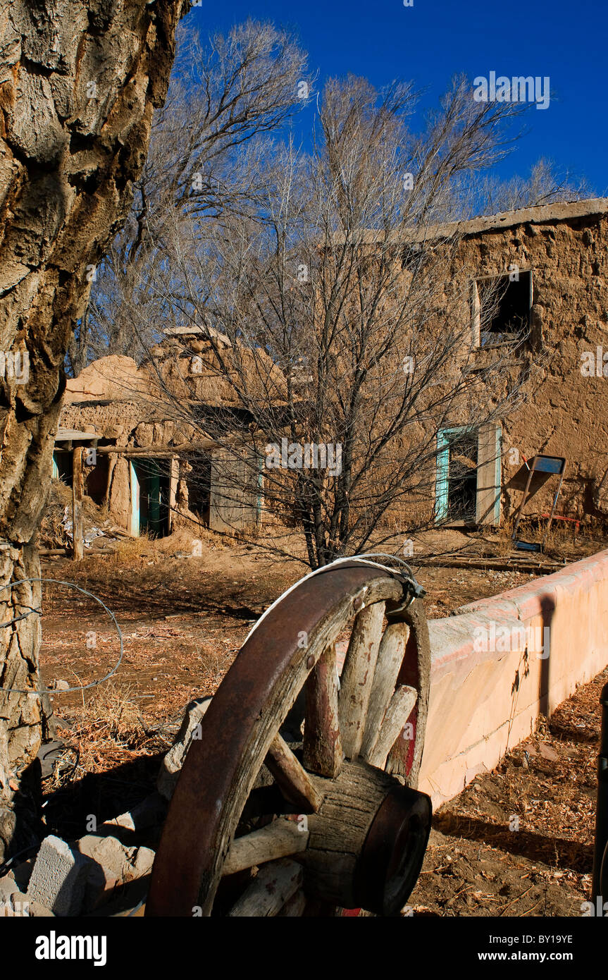 Vieux bâtiments à Taos adobe ranch au Nouveau Mexique Banque D'Images