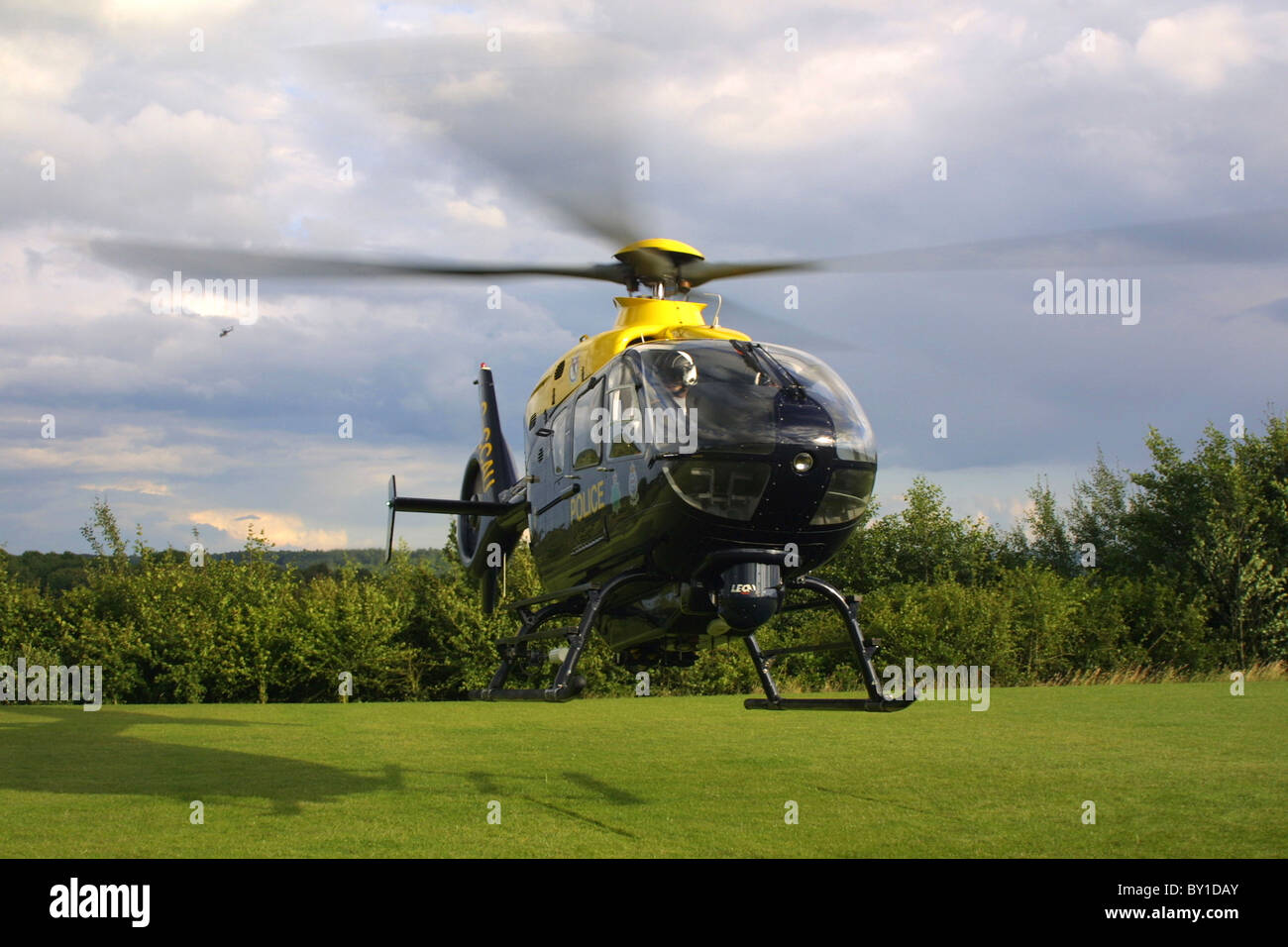 G-CCAU CE135 hélicoptère de police Banque D'Images