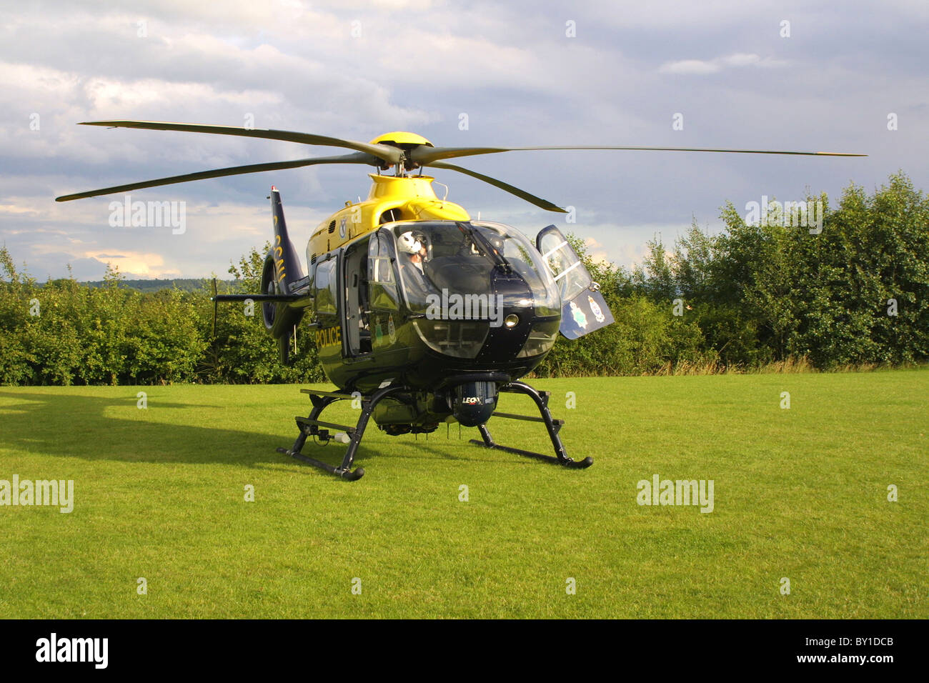 G-CCAU CE135 hélicoptère de police Banque D'Images