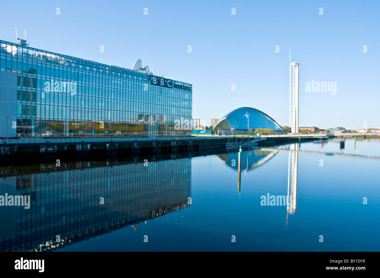 Tower Glasgow Science Centre, Clyde, & Crown Plaza Hotel en automne Glasgow Banque D'Images