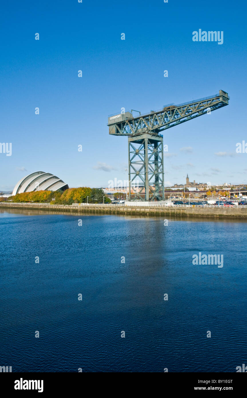 Finniston Finnieston Quay & Crane et SECC Armadillo Clyde Glasgow Ecosse Banque D'Images