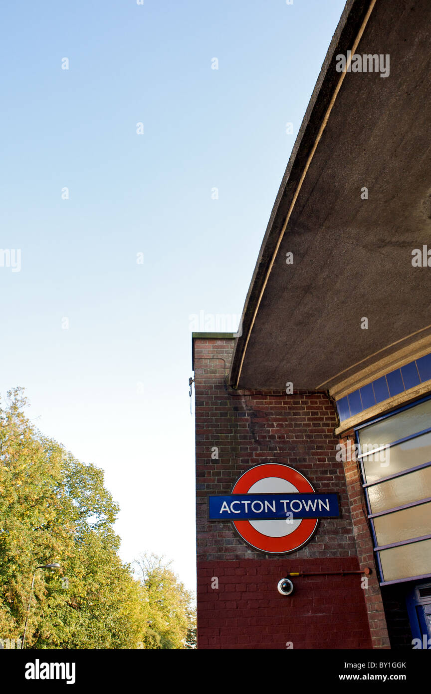 La station de métro Acton Town, Acton Town, Londres, Angleterre, Royaume-Uni Banque D'Images