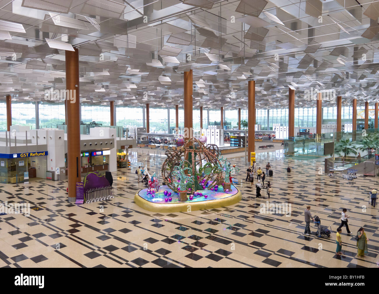 Intérieur du hall des départs au nouveau Terminal 3 de l'Aéroport International de Changi à Singapour Banque D'Images