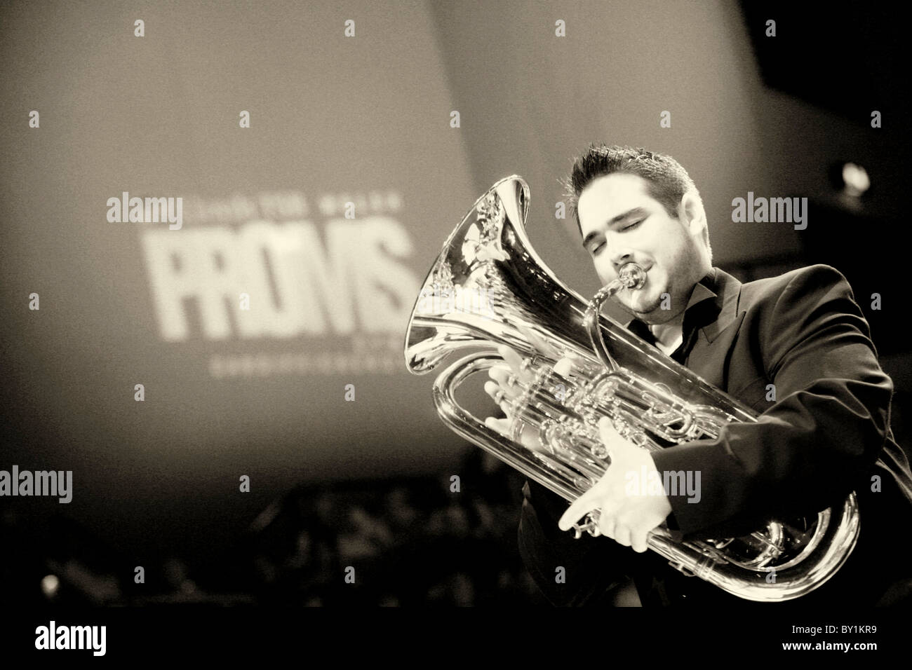 David Childs effectuant au Welsh Proms, St Davids Hall, Cardiff. Banque D'Images