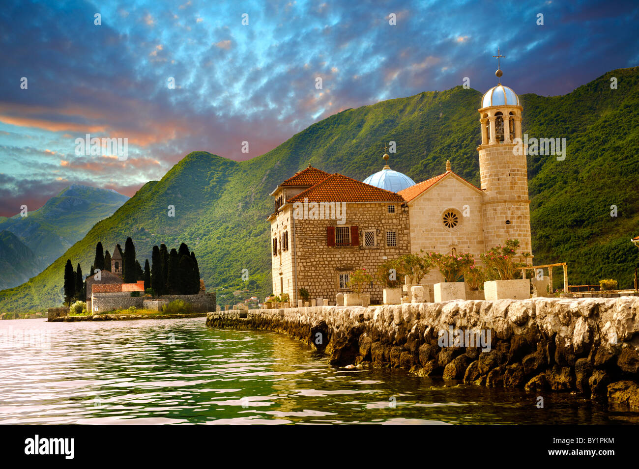 notre-dame-des-rochers-kotor-banque-de-photographies-et-d-images