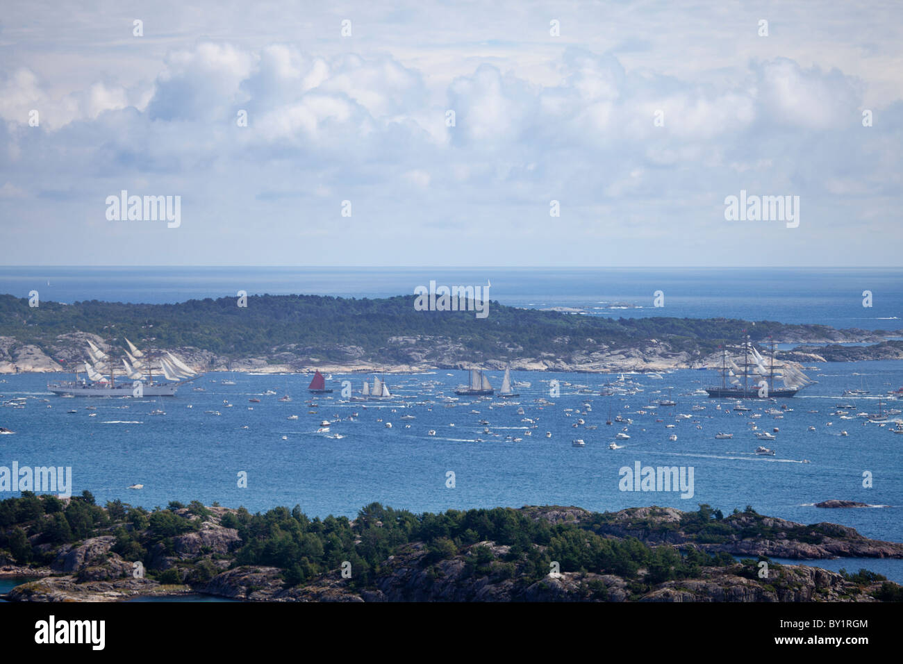 Course des grands voiliers 2010 a la sortie de Kristiansand, Norvège. Banque D'Images