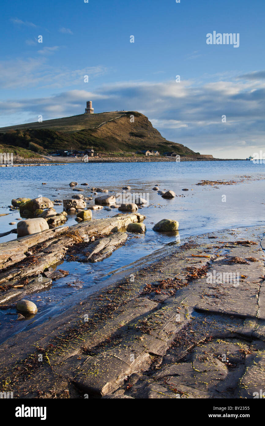 L'Angleterre, dans le Dorset, Kimmeridge Bay. Les rochers à Kimmeridge Bay ont été formés dans la période jurassique, il y a 155 millions d'années. Banque D'Images