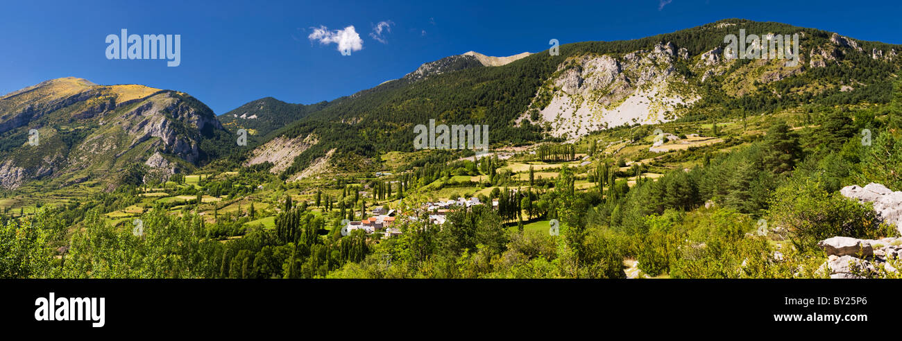 Le village de Serveto, dans la vallée de Gistain, dans les Pyrénées de la Province d'Huesca, Aragón, Espagne Banque D'Images