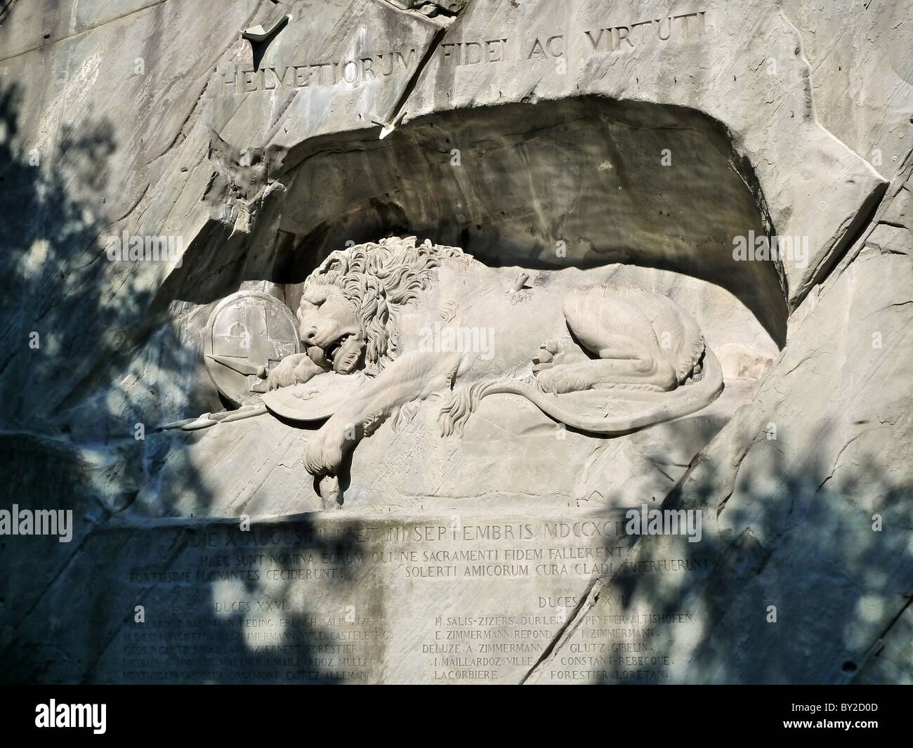 MONUMENT DU LION Jardin des Glaciers de Lucerne Suisse LAKE LUZERN SUISSE LUZERN SUISSE 21 Septembre 2010 Banque D'Images