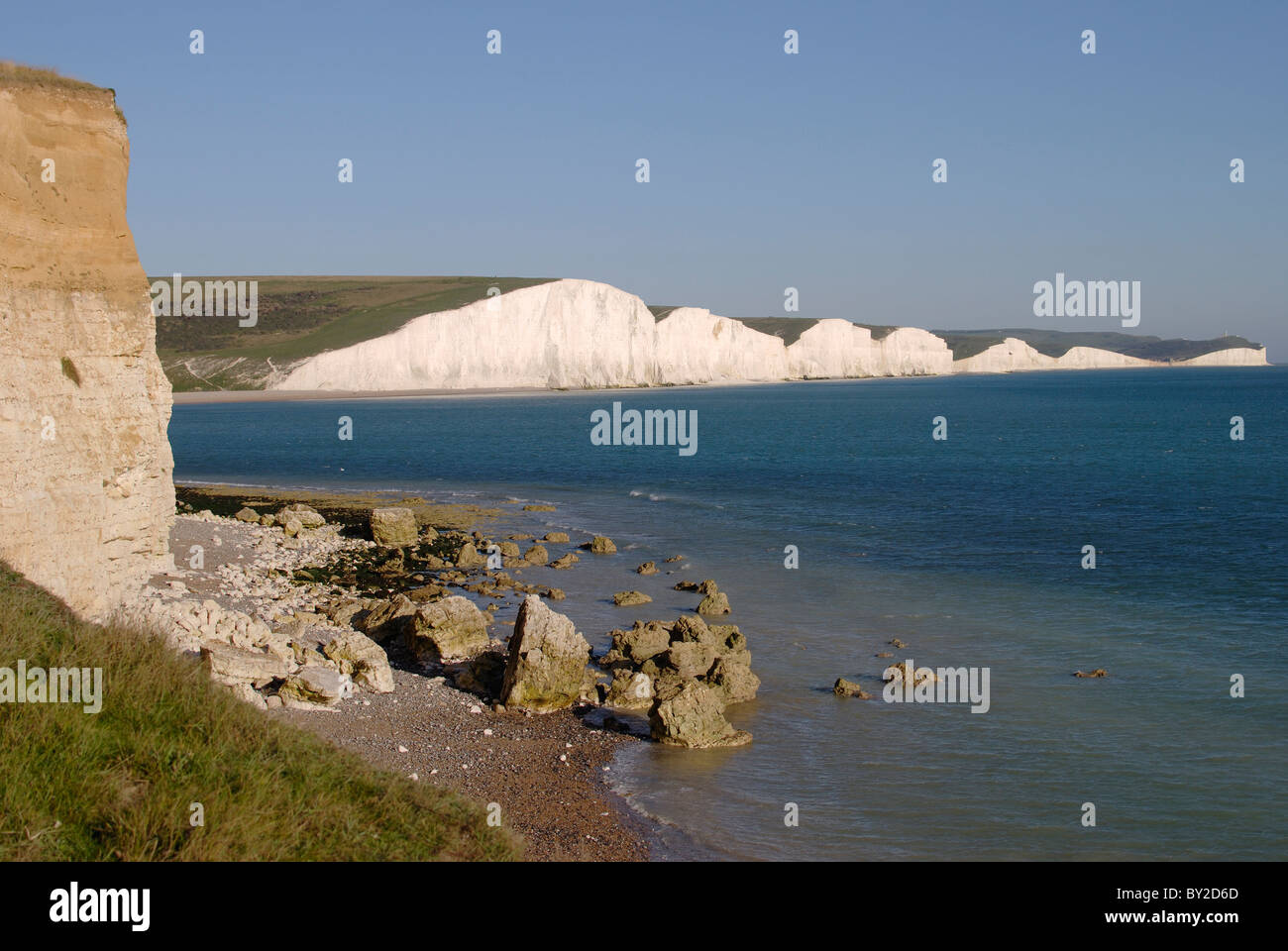 Les sept soeurs des falaises de craie entre Seaford et Eastbourne East Sussex. L'Angleterre. Vu de Hope Bay. Banque D'Images