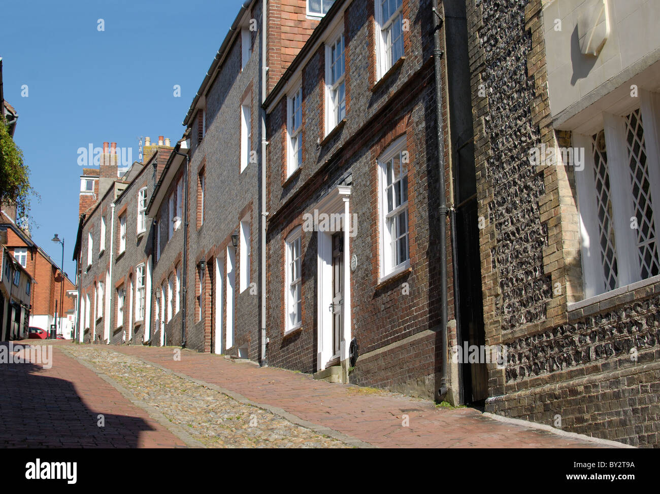 Rue Pavée raide connu sous le nom de Keere Street. Lewes. East Sussex. L'Angleterre. Banque D'Images