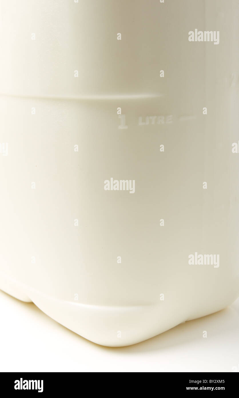 Résumé carton de lait close up on white de faible perspectve. Banque D'Images