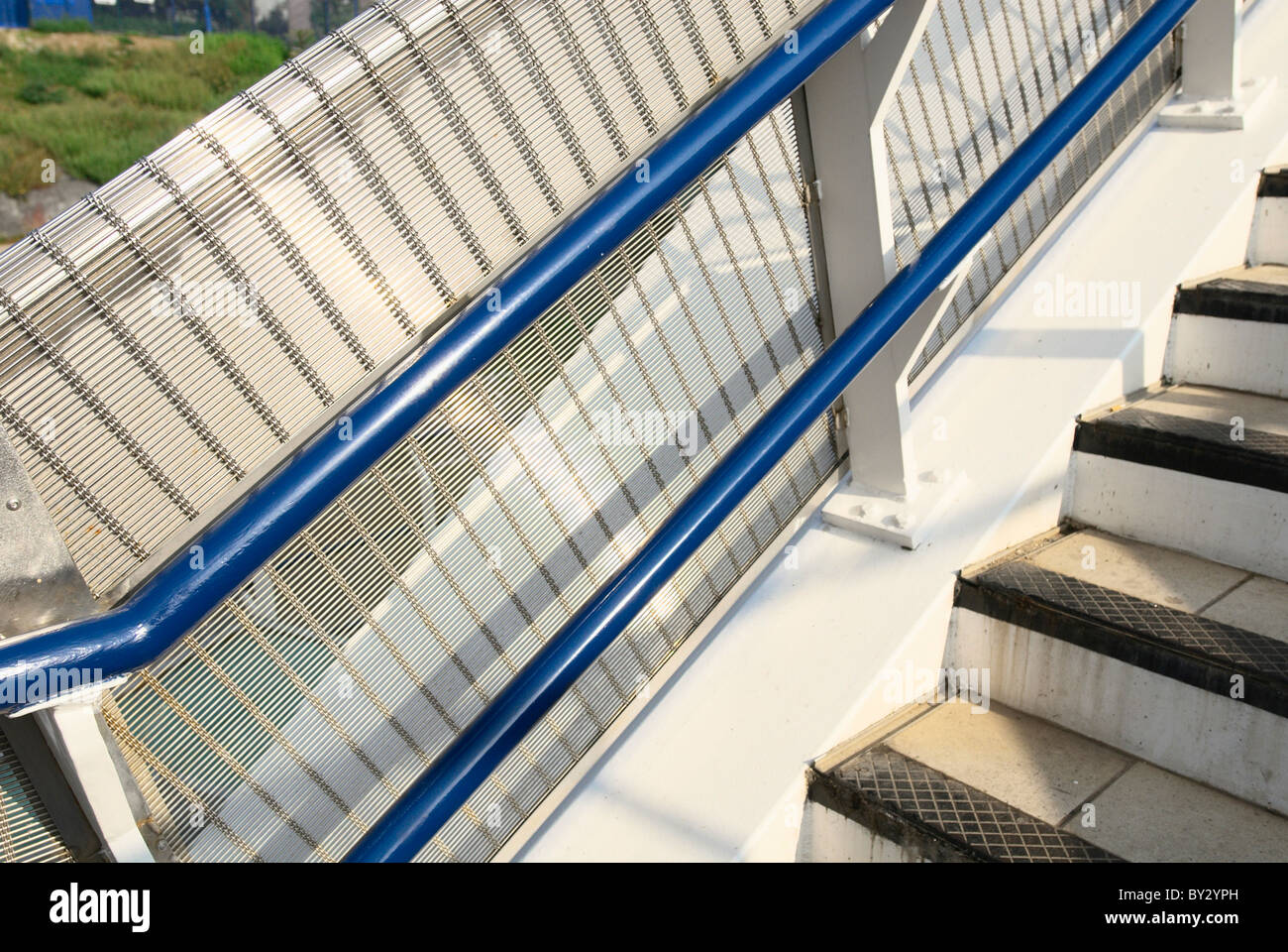 Étapes au nouveau stade de Wembley gare London UK Banque D'Images
