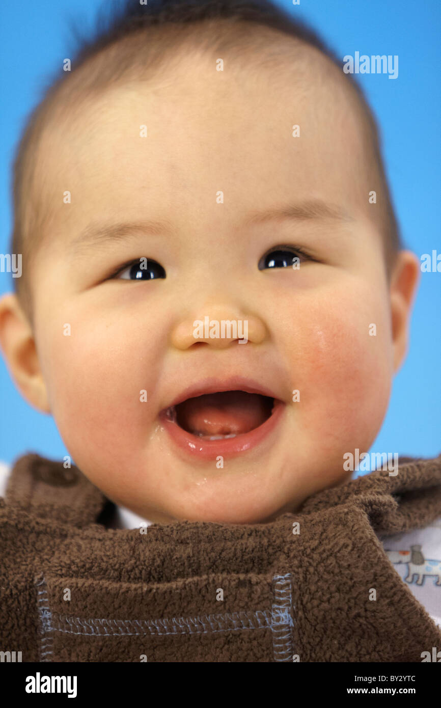 Un Heureux Bebe Mongole Photo Stock Alamy