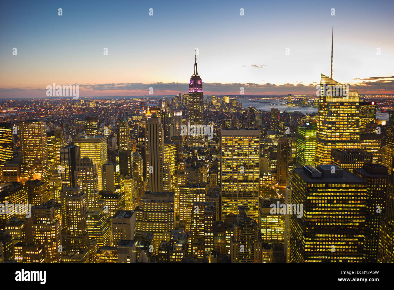 USA, New York, New York, paysage urbain au crépuscule Banque D'Images