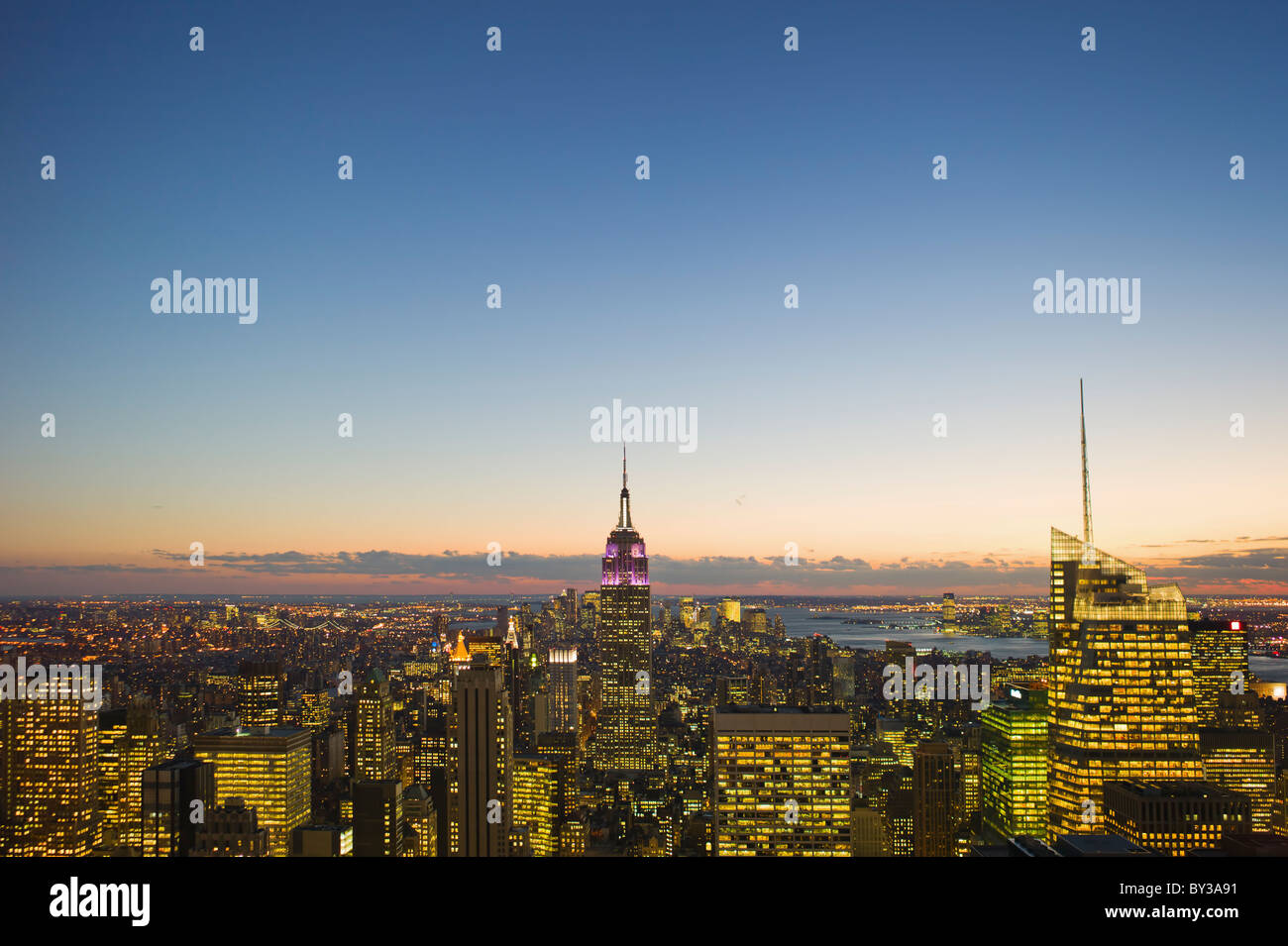 USA, New York, New York, paysage urbain au crépuscule Banque D'Images