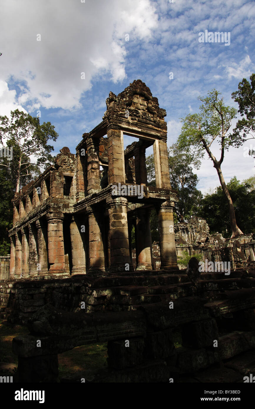 Hall de piliers ronds à Preah Khan Temple, Parc archéologique d'Angkor, Siem Reap, Cambodge Banque D'Images