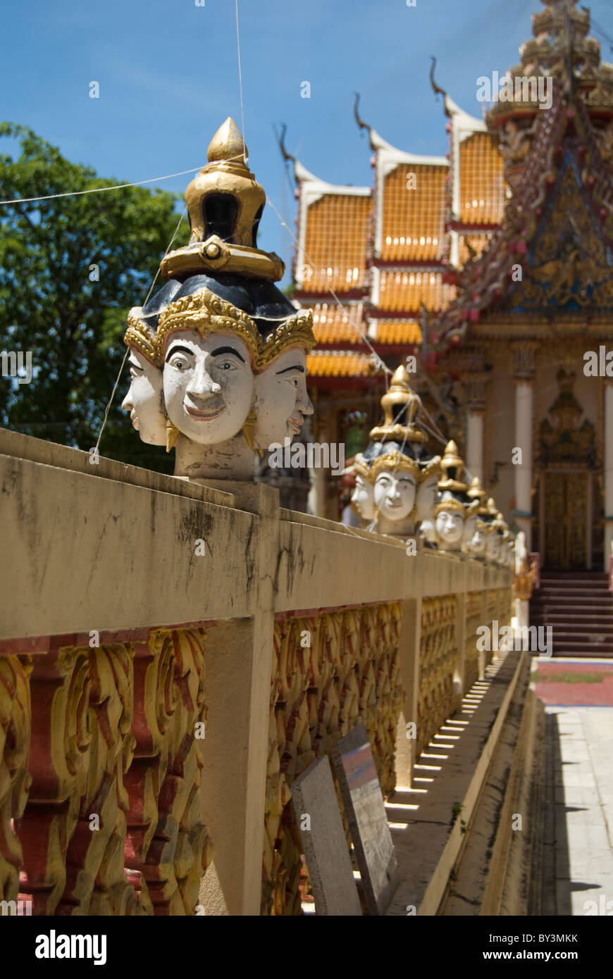 Décoration murale au Wat Bang Phra Nakhon Chaisri,, Nakhon Pathom, Thaïlande Banque D'Images