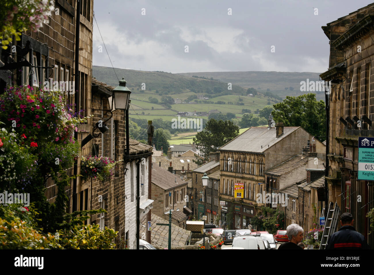Main Street West Yorkshire Haworth . Célèbre comme la maison des soeurs Bronte Banque D'Images