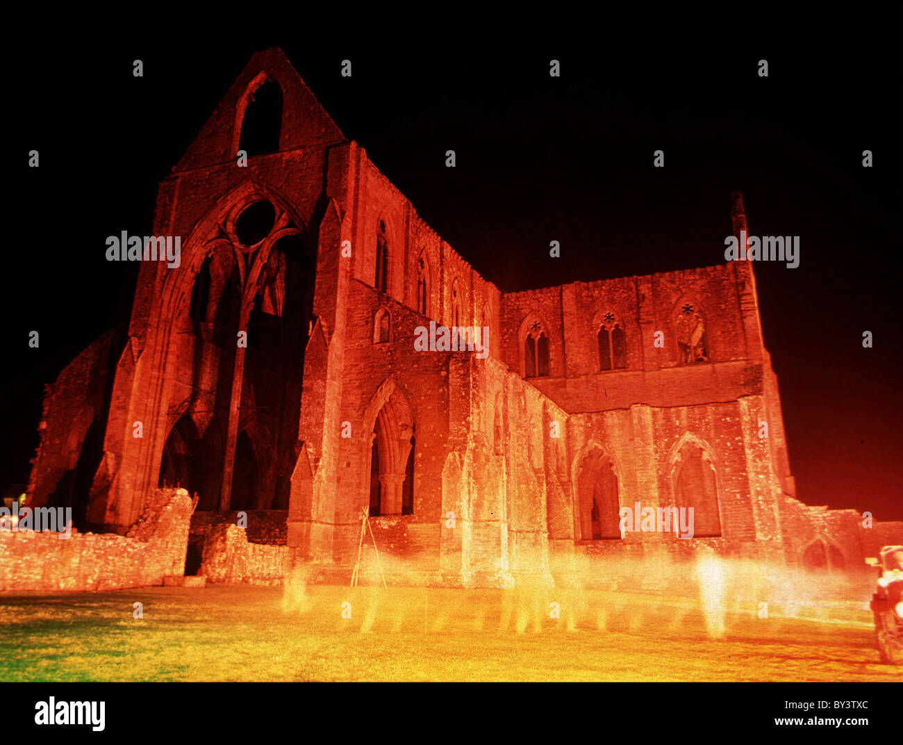 Spectacle à l'abbaye de Tintern, vallée de la Wye, Monmouthshire. Banque D'Images