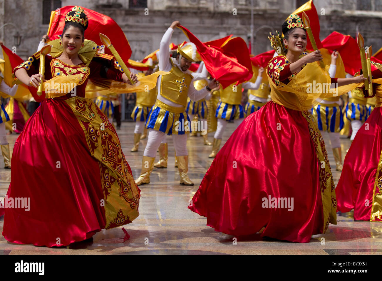 Danseurs,Basilique del sto Nino,Cebu City,Philippines Banque D'Images