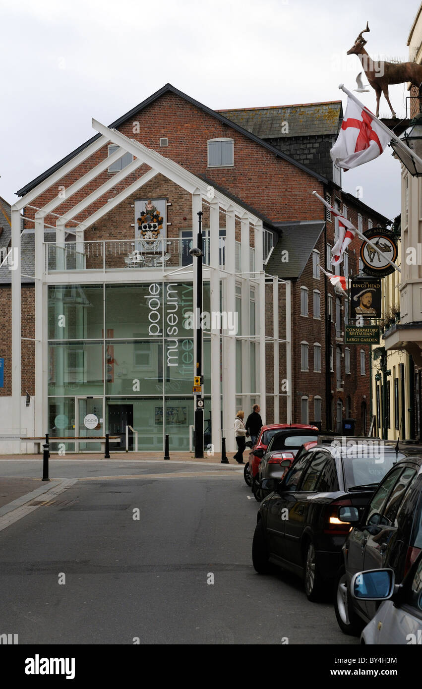 Poole musée installé dans un ancien bâtiment du port médiéval du centre-ville de Poole le sud de l'Angleterre Banque D'Images