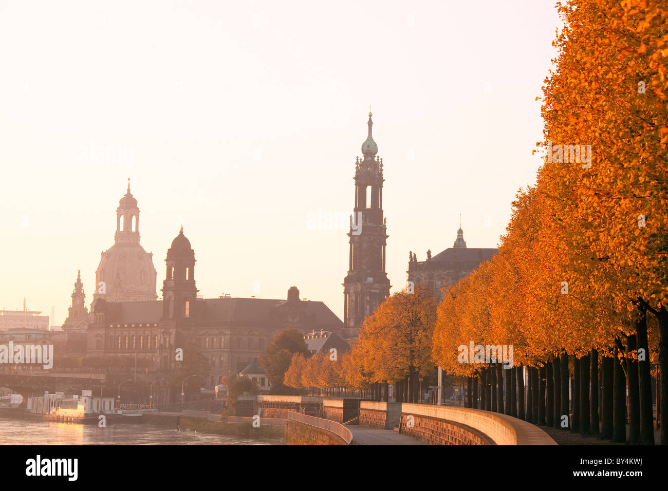 Allemagne, Saxe, Dresde,vue sur l'horizon à l'aube Banque D'Images