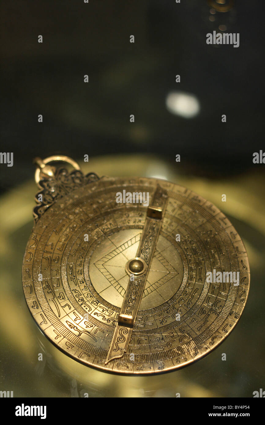 Modèle de l'arabe ancien instrument astronomique astrolab Banque D'Images