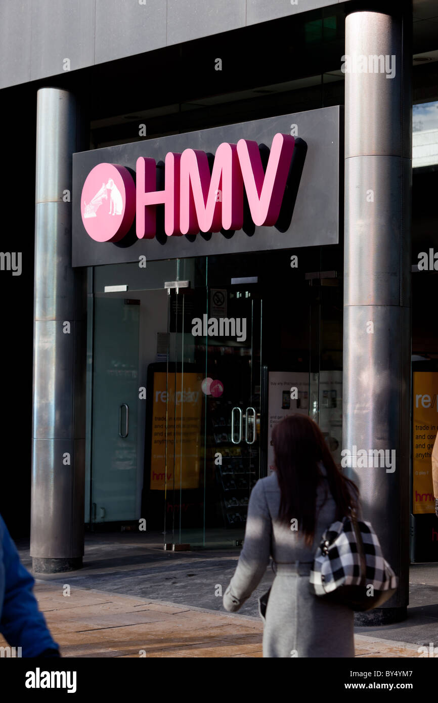 Le HMV store sur Princes Street, Edimbourg avec les consommateurs par marche Banque D'Images