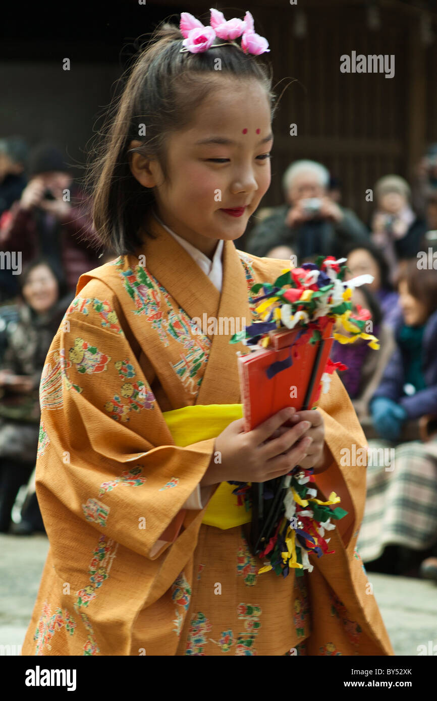 Chakkirako est une danse folklorique qui bénit les récoltes et la prospérité du peuple de Misaki, Miura pour la nouvelle année. Banque D'Images