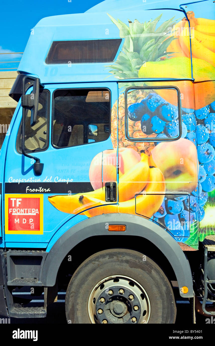 El Hierro, Îles Canaries. Camion de transport de fruits wagon. La culture des fruits d'exportation à forte intensité est centrée dans la zone d'El Golfo près de Frontera Banque D'Images