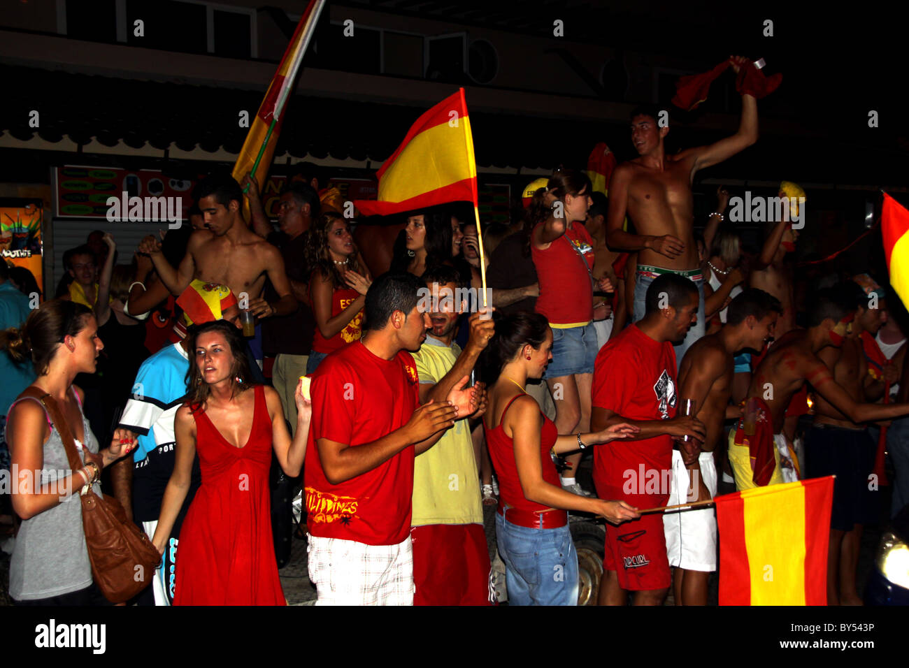 Les fans de football espagnol Espagne célèbre de remporter la coupe du monde 2010 Banque D'Images