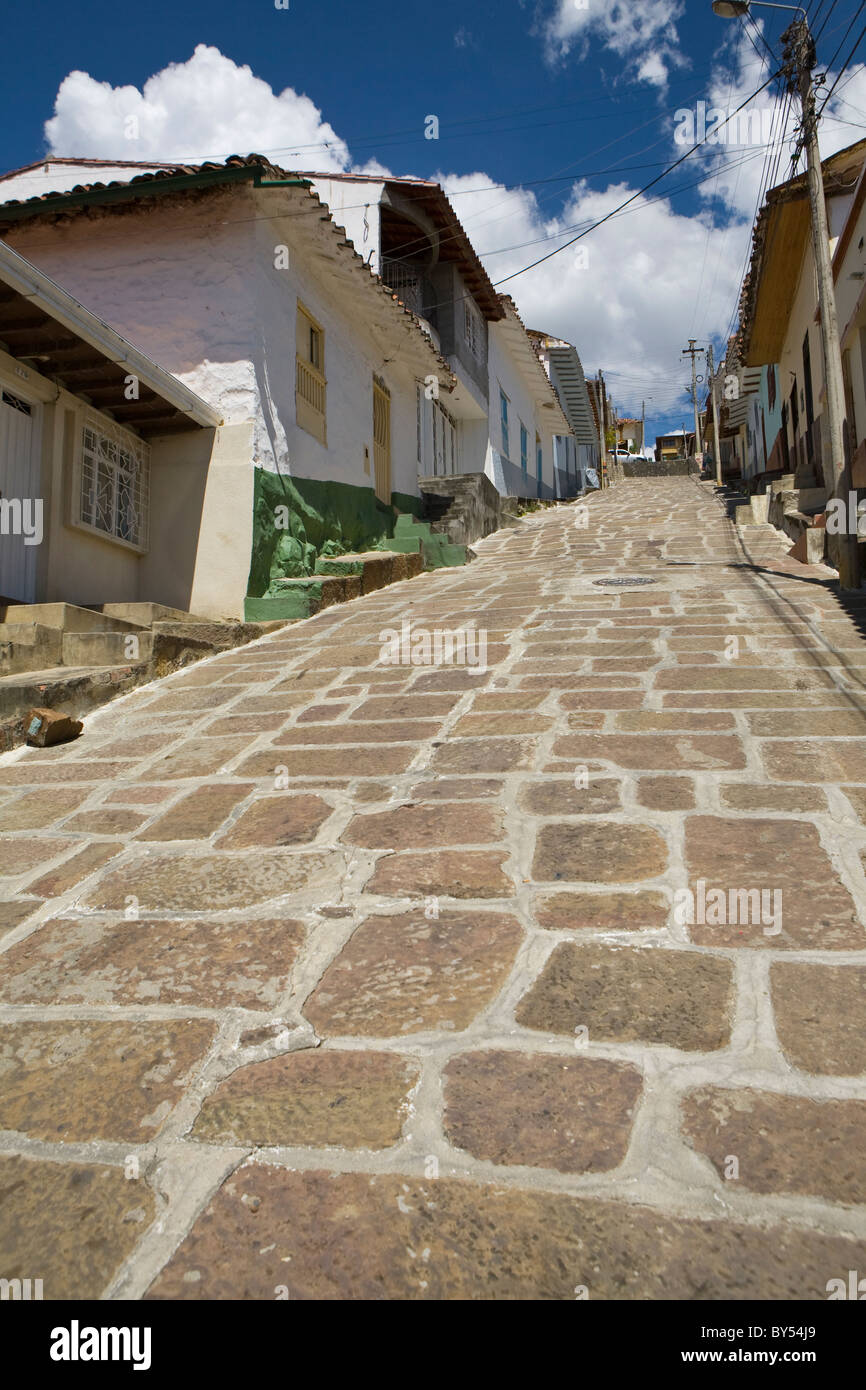 Belle rue pavée dans le petit village de Barichara, Colombie Banque D'Images