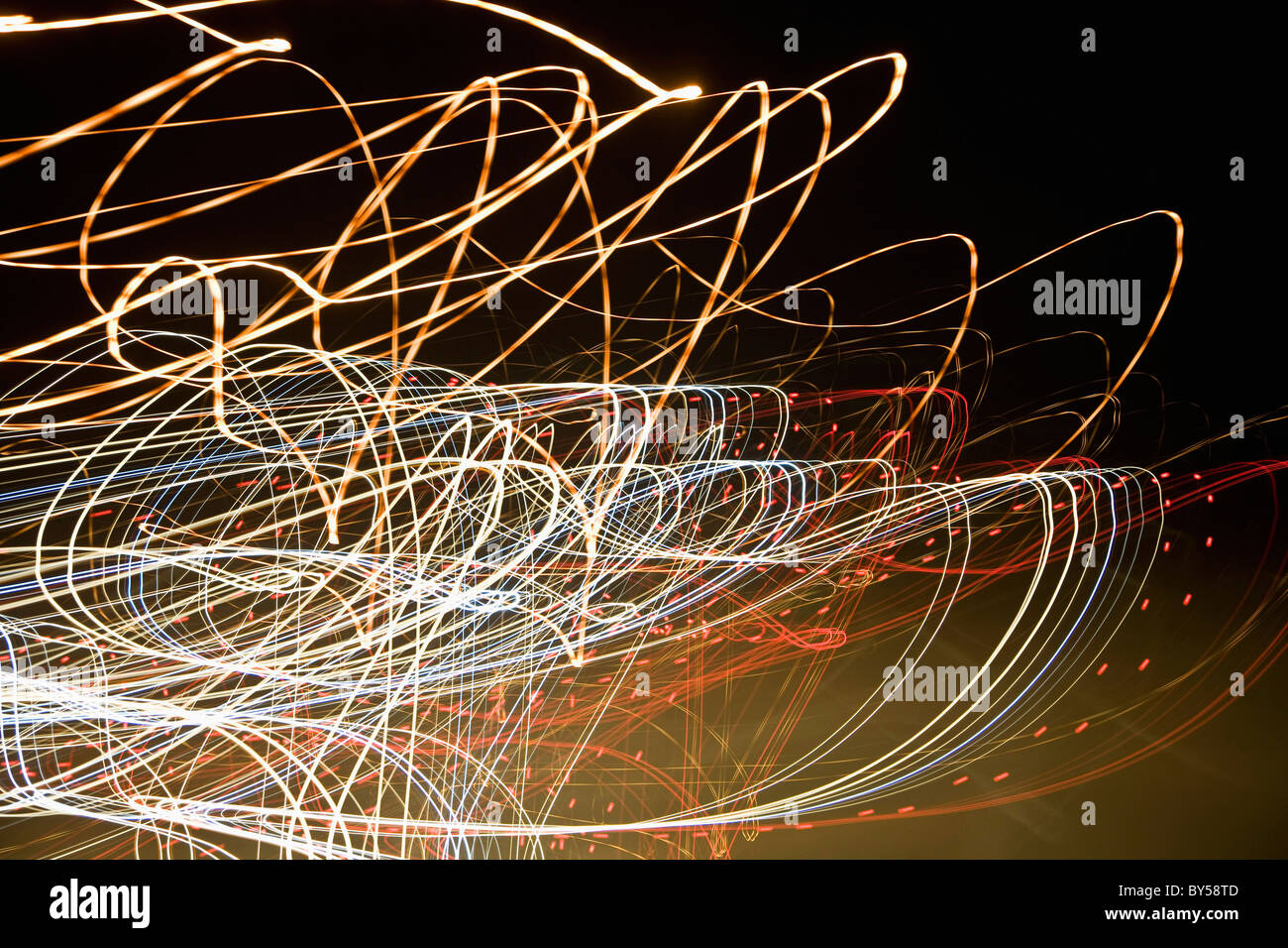 Des sentiers de lumière dans la nuit Banque D'Images
