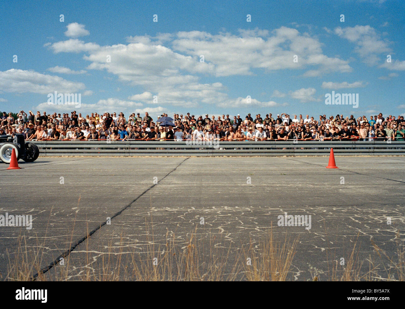 Vue d'une foule lors d'une piste de course Banque D'Images