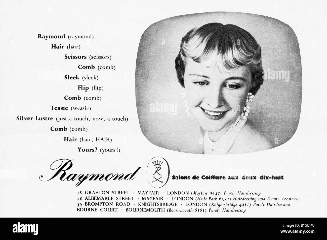 Publicité des années 1950 dans le magazine de mode pour femmes pour Raymond Women coiffeur à Londres et Bournemouth Banque D'Images