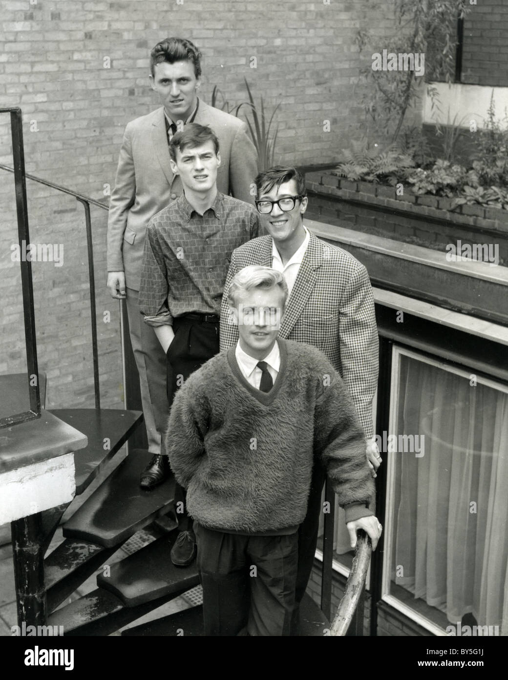 En dehors du groupe pop britannique OMBRES EMI House, Londres Juillet 1961. à partir du haut : Bruce Welch Brian Bennett, Hank Marvin, Jet Harris Banque D'Images